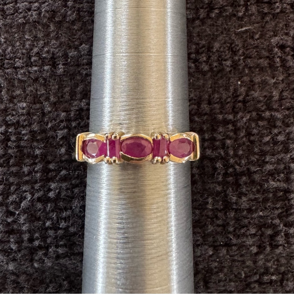 (Sold) Vintage Solid 10k Yellow Gold & Ruby Ring Size 5